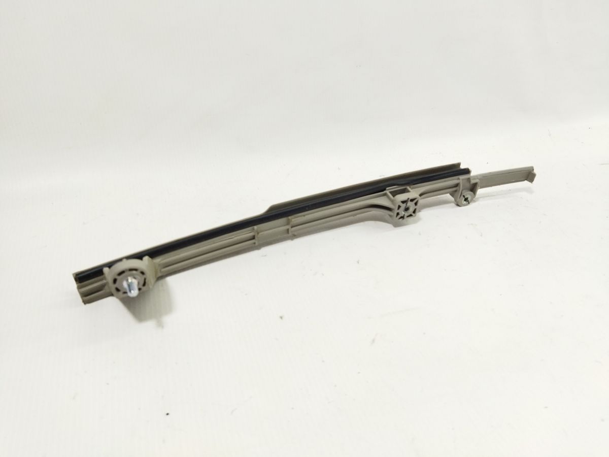 Sorento Направляющая стекла двери задней правой Kia Sorento 2011-2015 835202P000 Kia Sorento 3