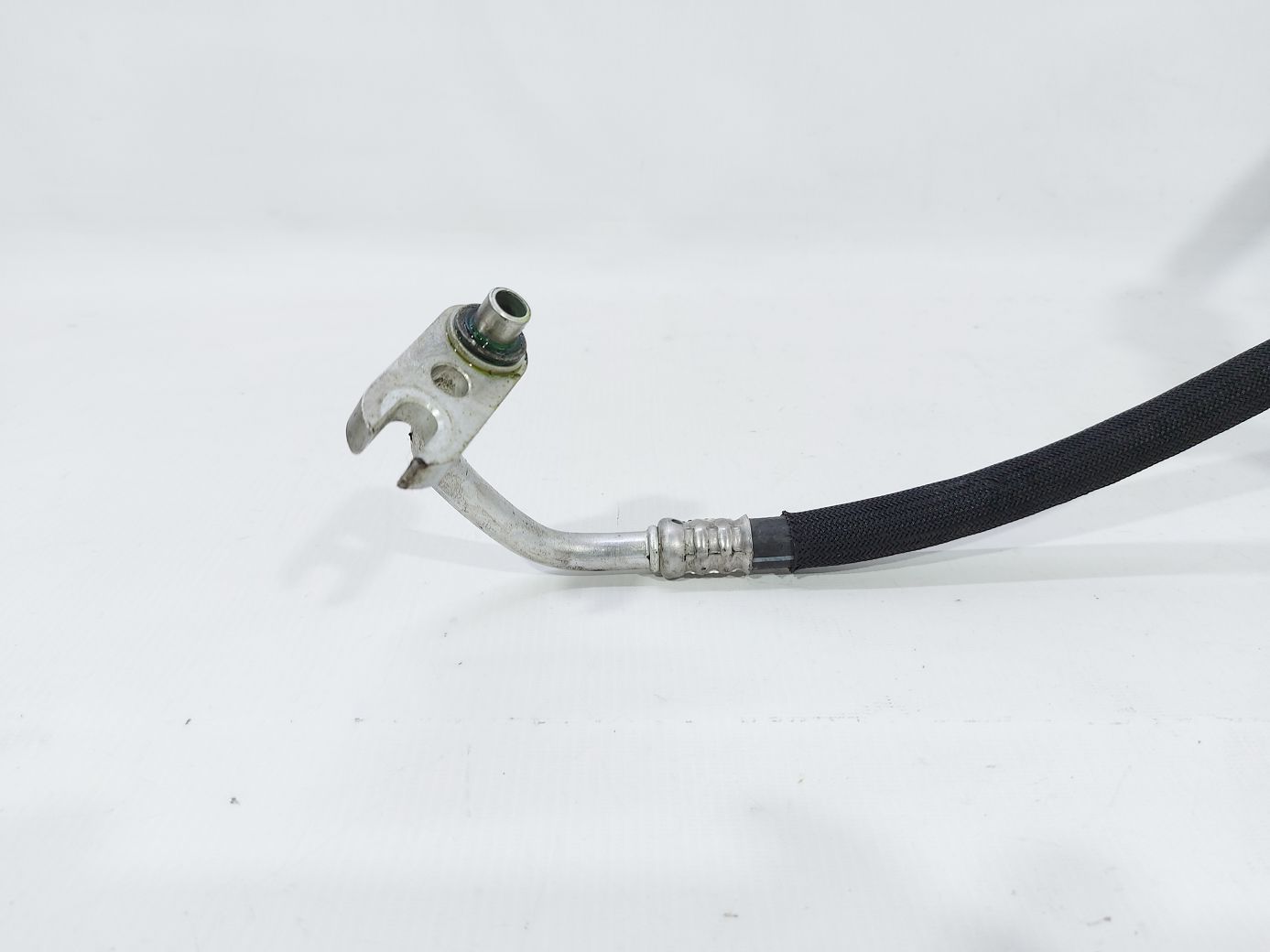 Malibu Трубка кондиціонера піч-конденсер Chevrolet Malibu 2016-2021 84421275 Chevrolet Malibu 2