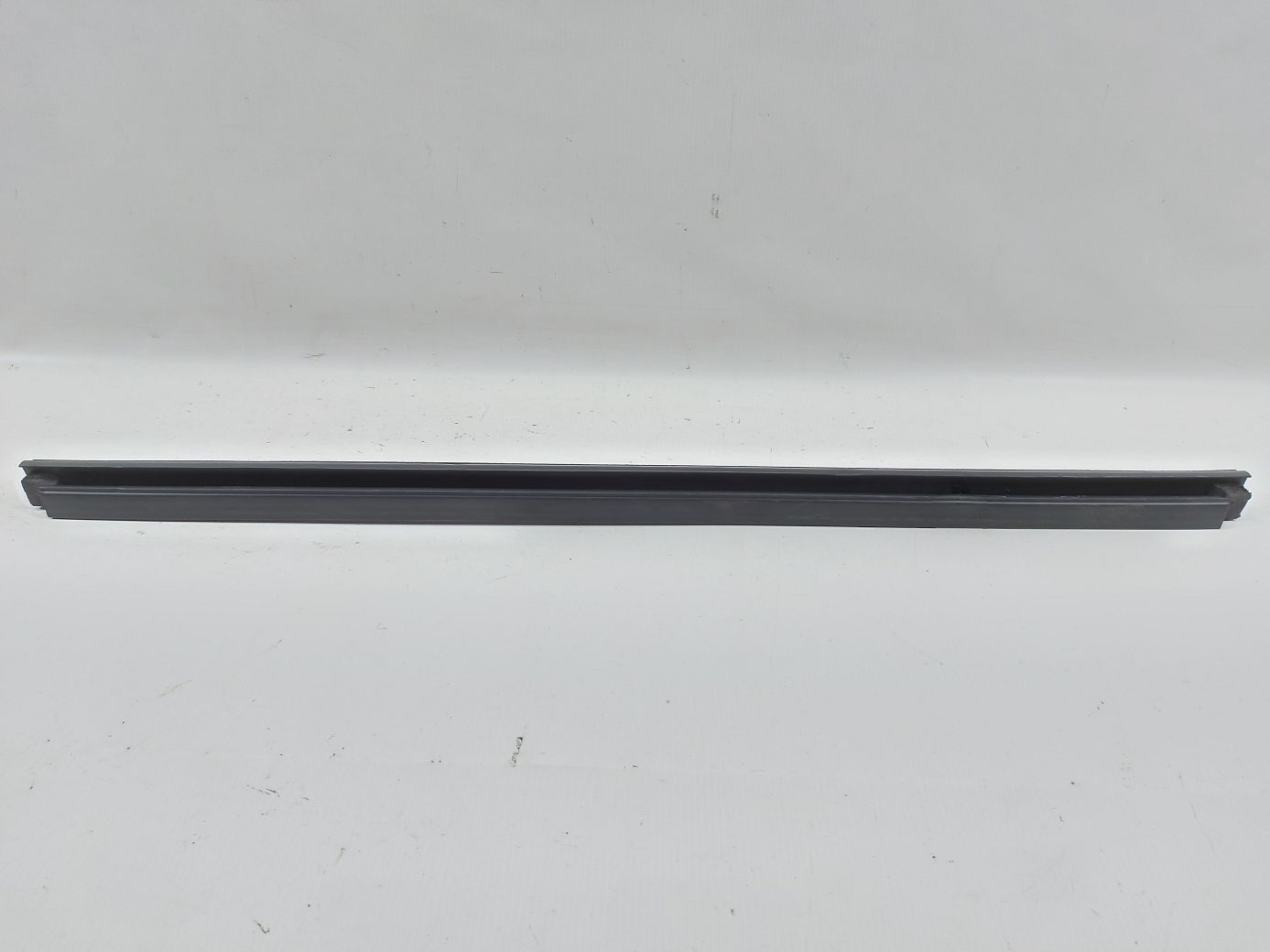 Grand caravan Уплотнительная резинка стекла двери передней правой внутренняя Dodge Grand Caravan 2010-2020 4894975AC Dodge Grand Caravan 2