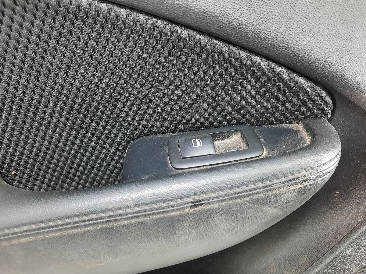 Dart Карта дверей задньої лівої (чорна) шкіра з тканиною Dodge Dart 2014-2015 5MY59DX9AD Dodge Dart 4