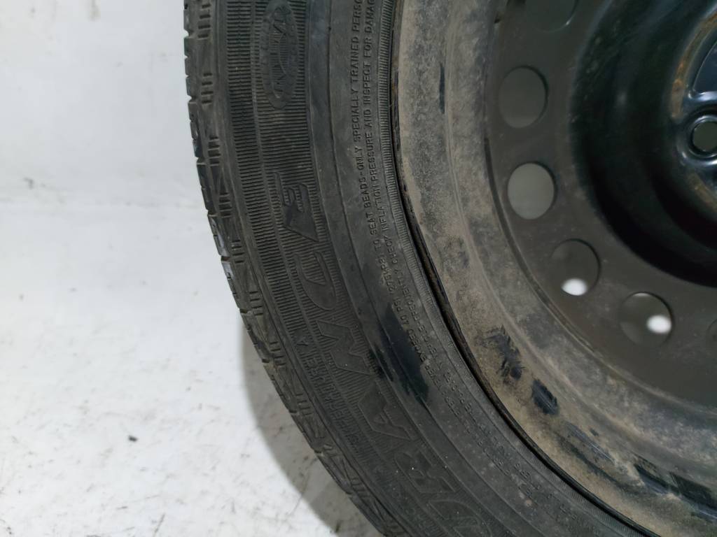 Prius c Диск колёсный с резиной R15 Toyota Prius C 2012-2019 4261152770 Toyota Prius C 15