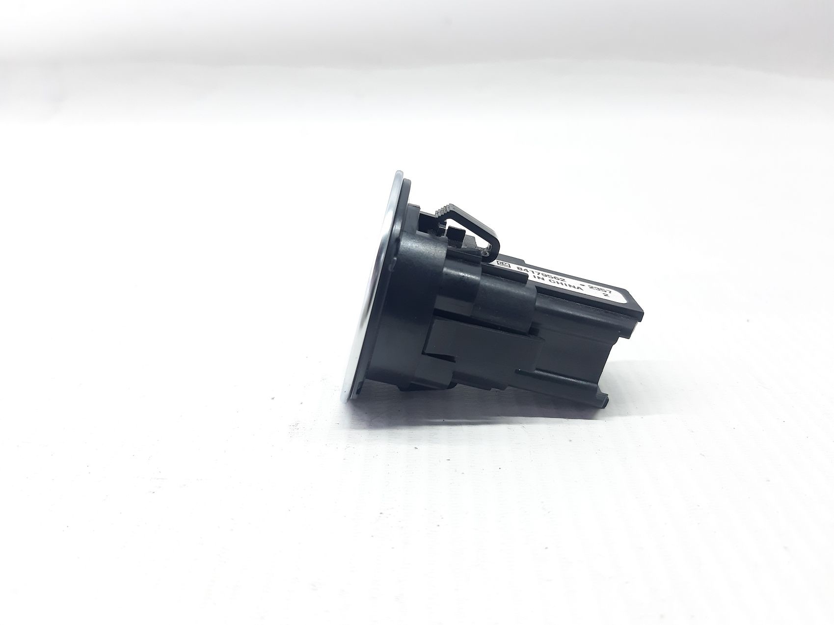 Malibu Кнопка старт-стоп Chevrolet Malibu 2016-2020 84179562 Chevrolet Malibu 2 Malibu Кнопка старт-стоп Chevrolet Malibu 2016-2020 84179562 Chevrolet Malibu 2