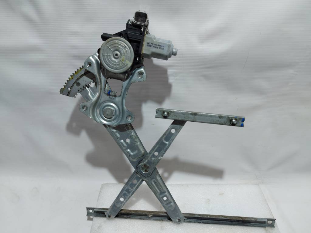 Altima Механізм склопідйомника дверей задньої правої Nissan Altima 2013-2018 827203TA0A Nissan Altima 11