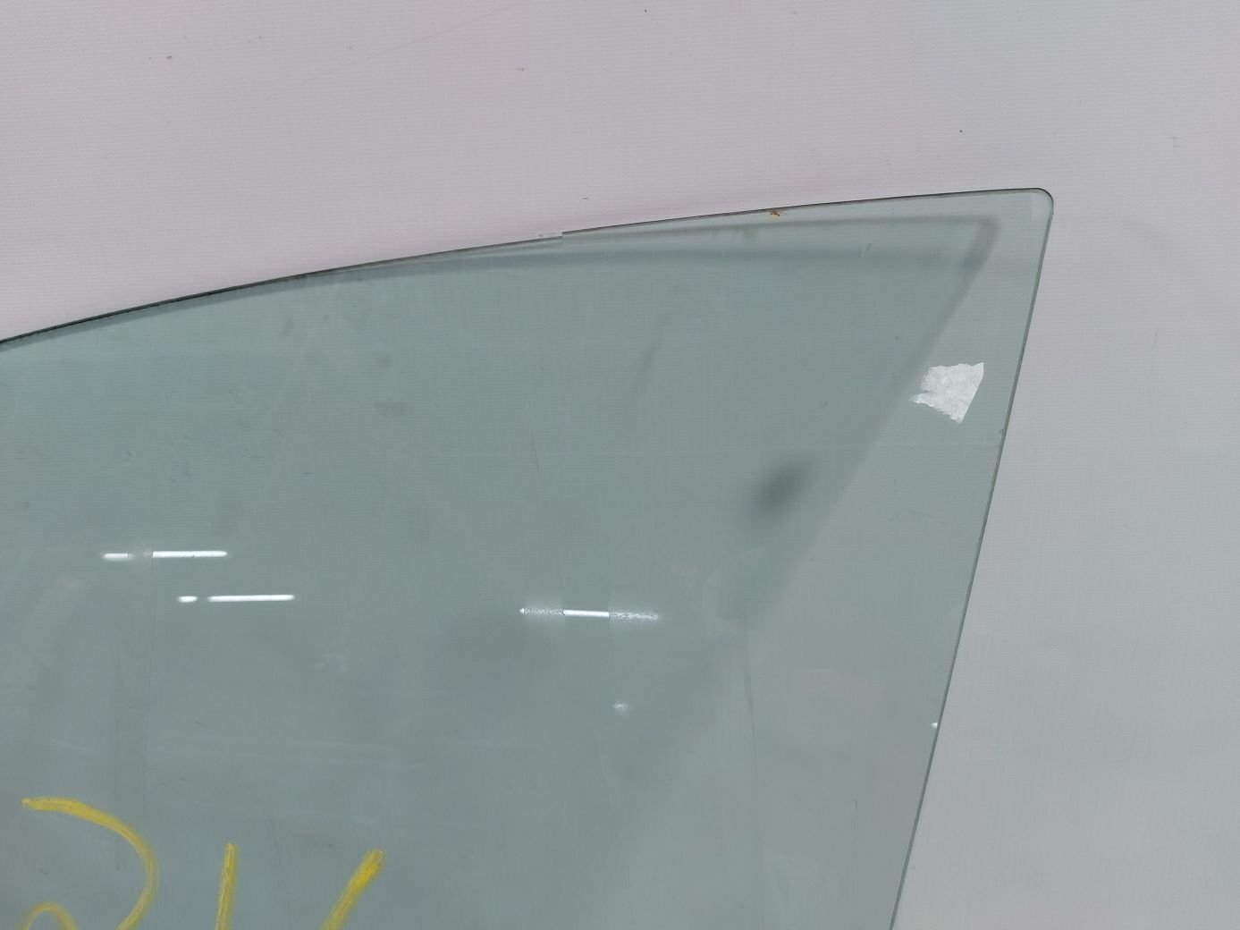 Focus Стекло двери передней левой Ford Focus 2012-2018 F1EZ5821411A Ford Focus 2