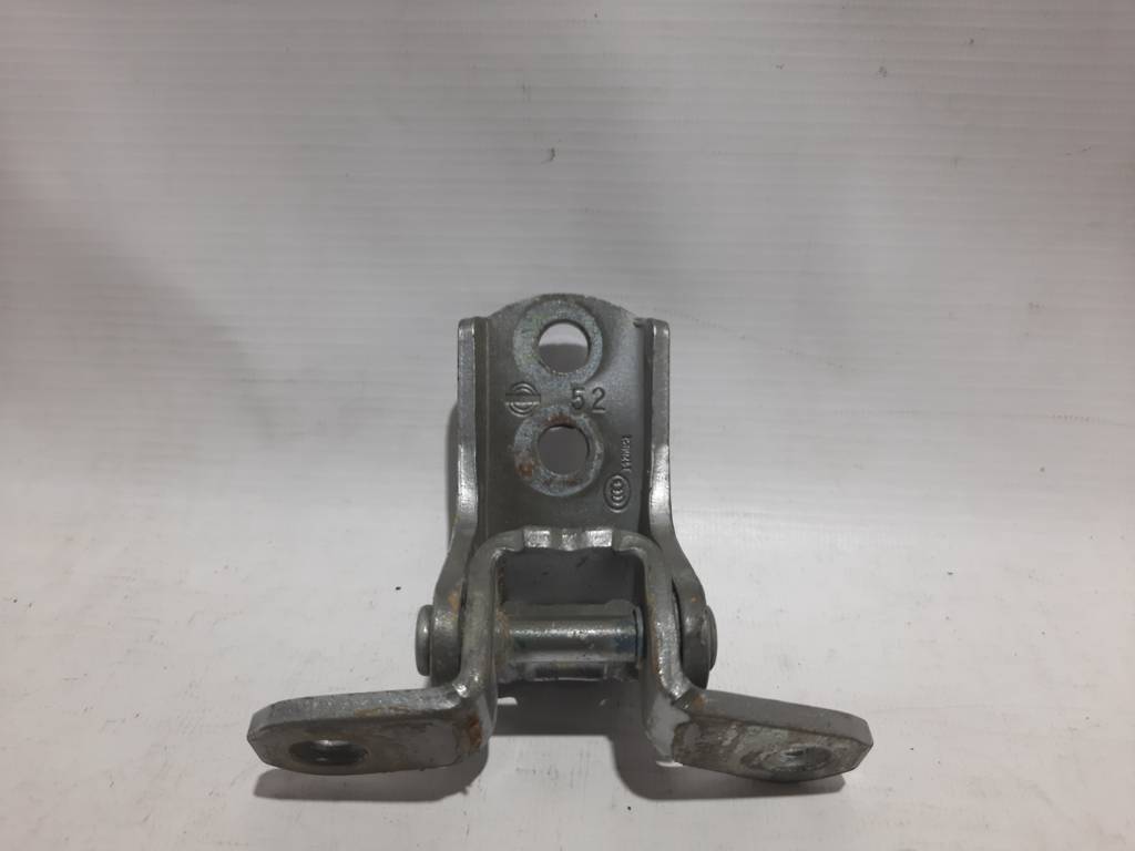 Altima Петля передней двери левой/правой верхняя/нижняя Nissan Altima 2007-2020 804015AA0B Nissan Altima 15