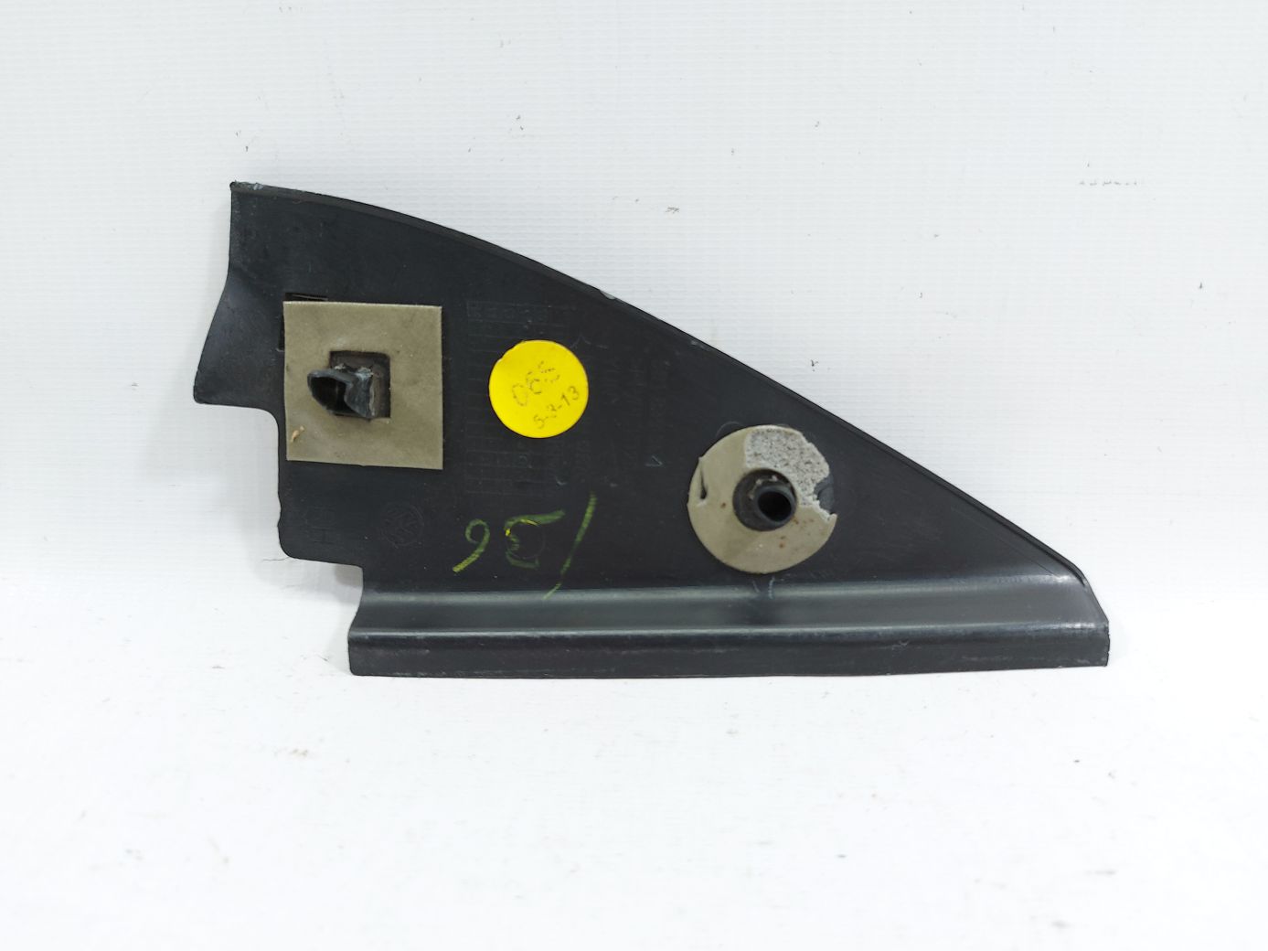 Passat s Кутник дверей задньої правої внутрішній Volkswagen Passat S 2012-2020 561839994 Volkswagen Passat S 2