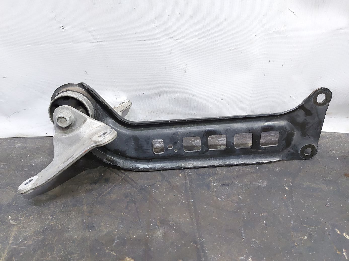 Malibu Важіль задній поздовжній лівий Chevrolet Malibu 2016-2021 23328163 Chevrolet Malibu 2