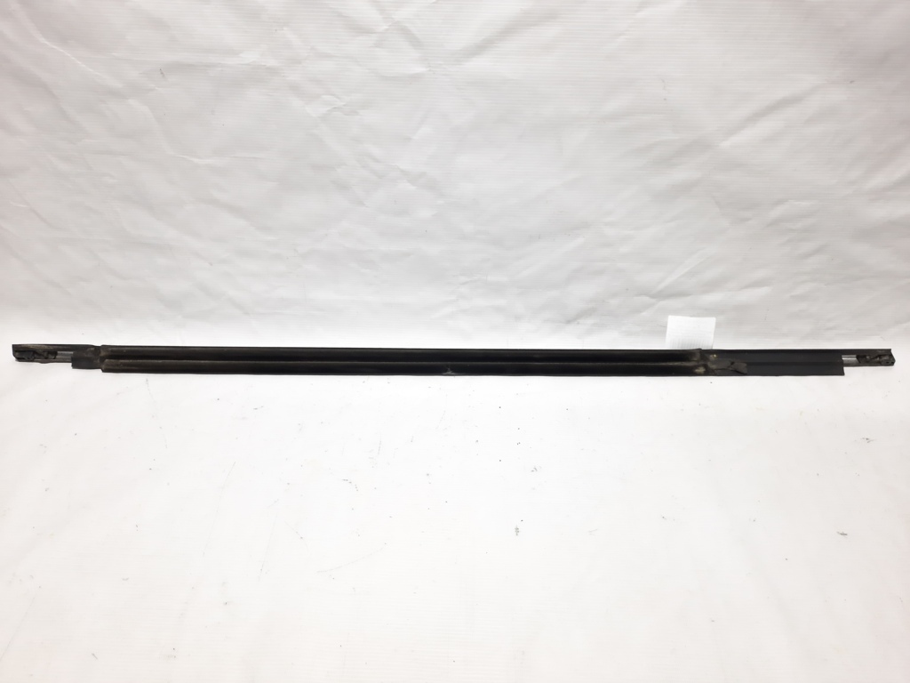 Fusion Уплотнительная резинка стекла двери передней левая нижняя наружная Ford Fusion 2013-2020 DS7Z5421452A Ford Fusion 2