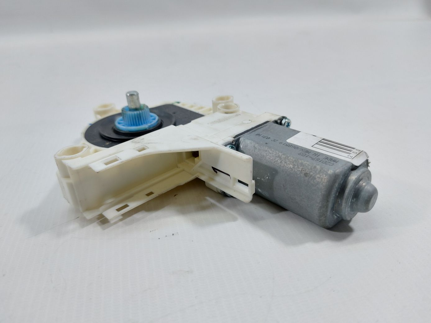 Fiesta Моторчик стеклоподъемника двери передней правой Ford Fiesta 2011-2019 7T4Z7823394B Ford Fiesta 3