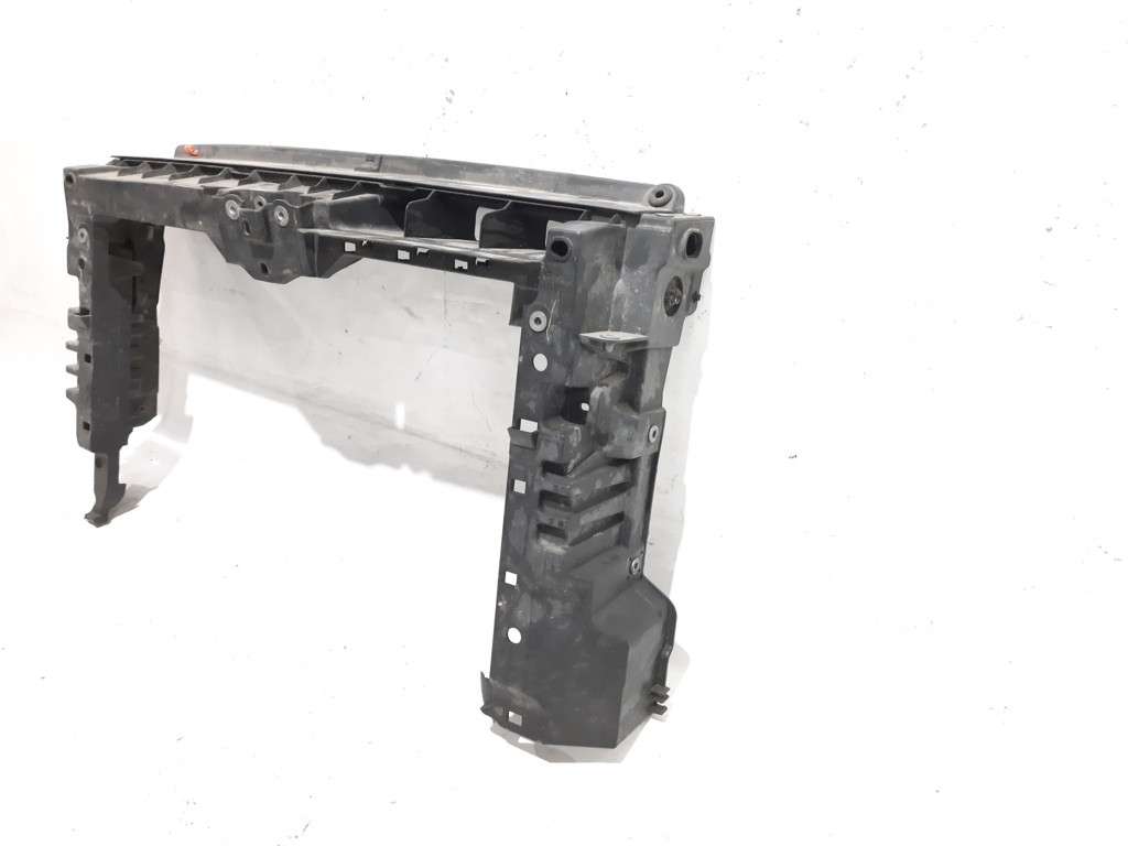 Passat s ТБ радіатора (зламаний) Volkswagen Passat S 2012-2015 561805588B9B9 Volkswagen Passat S 3