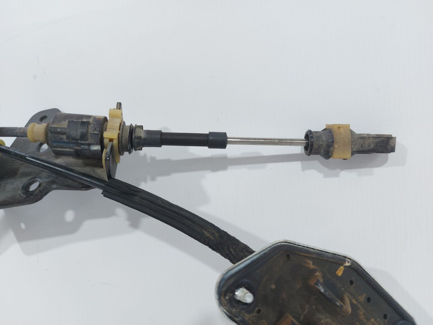 Fiesta sedan Трос АКПП Ford Fiesta sedan 2011-2019 DBZ7E395E Ford Fiesta sedan 2