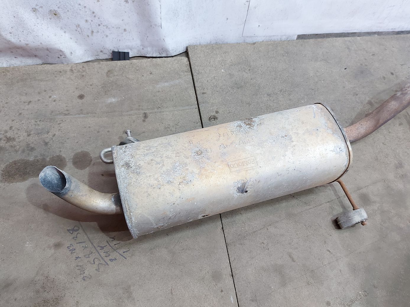 Fiesta sedan Выхлопной глушитель Ford Fiesta sedan 2011-2017 BE8Z5230C Ford Fiesta sedan 7