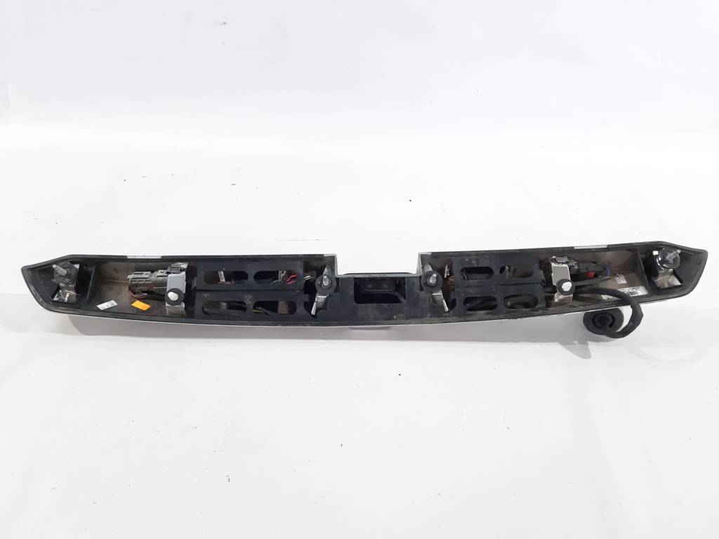 Equinox Накладка задней двери с камерой заднего хода Chevrolet Equinox 2010-2015 84048500 Chevrolet Equinox 4