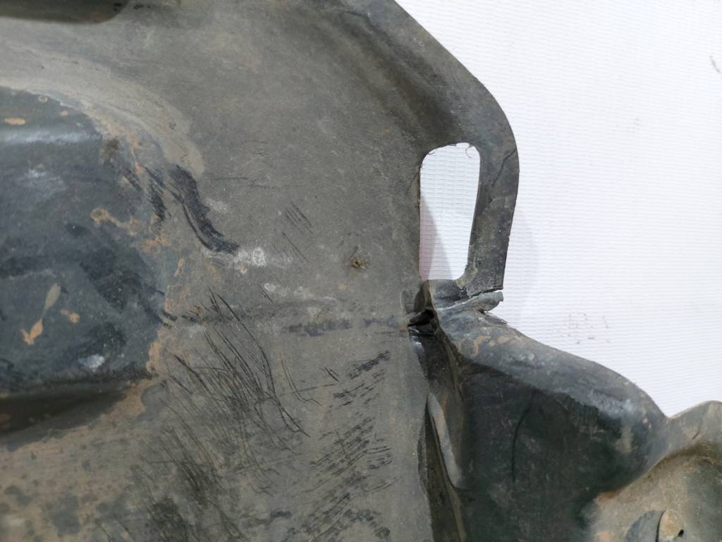 Dart Захист днища центральний лівий Dodge Dart 2013-2019 68082725AE Dodge Dart 20