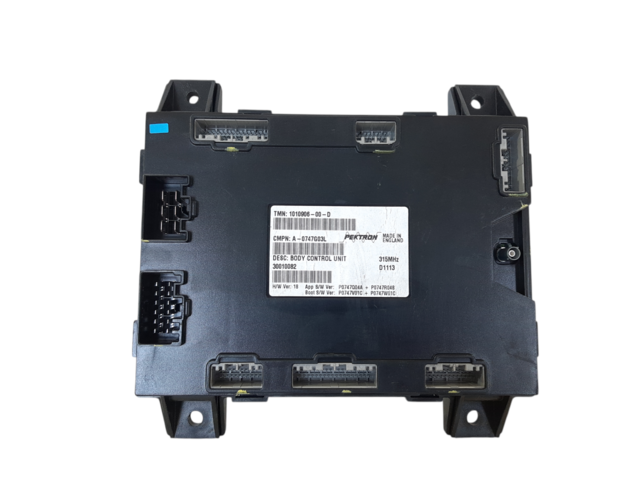 Model s. Блок бортовой сети Tesla Model S 2012-2016 101090600D Tesla Model S