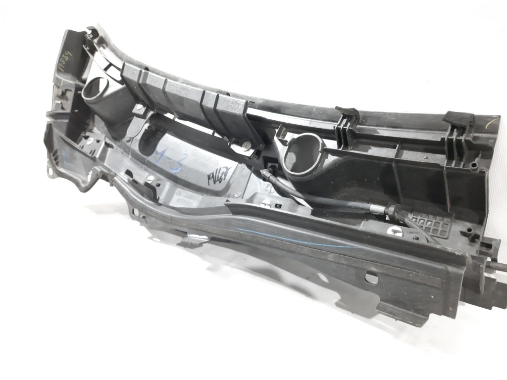 3 Воздуховод под лобовое стекло левый Mazda 3 2014-2018 BHN9507S0 Mazda 3 12