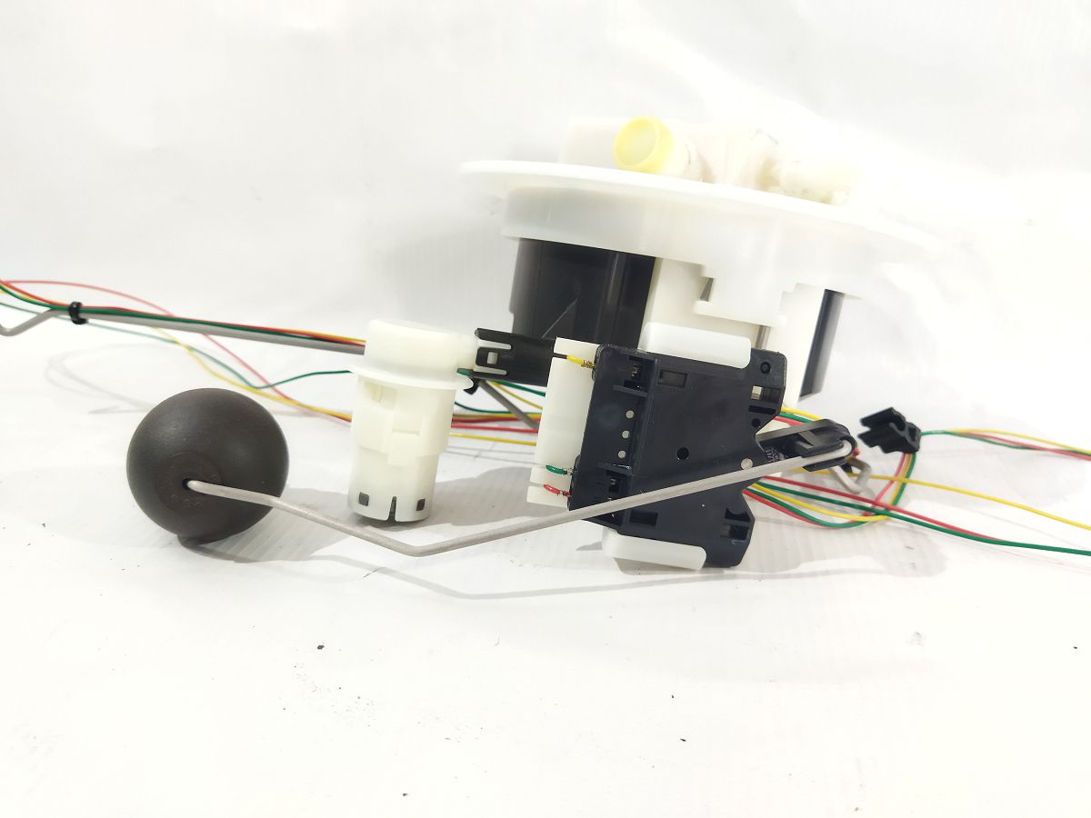 A4 Топливный насос правый (вспомогательный) Audi A4 2013-2016 8K0201301C Audi A4 2 A4 Топливный насос правый (вспомогательный) Audi A4 2013-2016 8K0201301C Audi A4 2