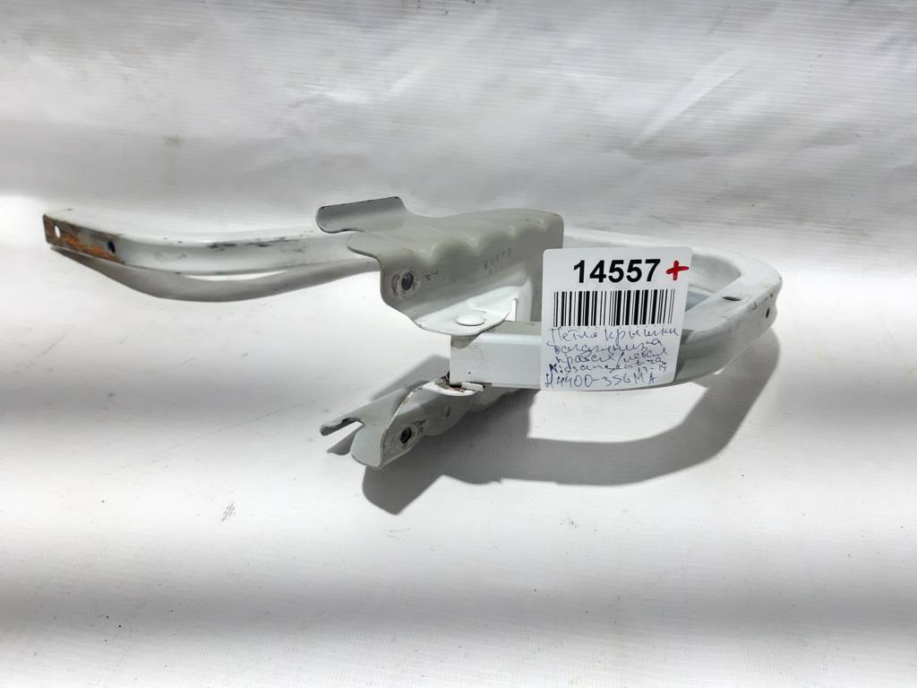 Sentra Петля кришки багажника права/ліва Nissan Sentra 2013-2019 H44003SGMA Nissan Sentra 10