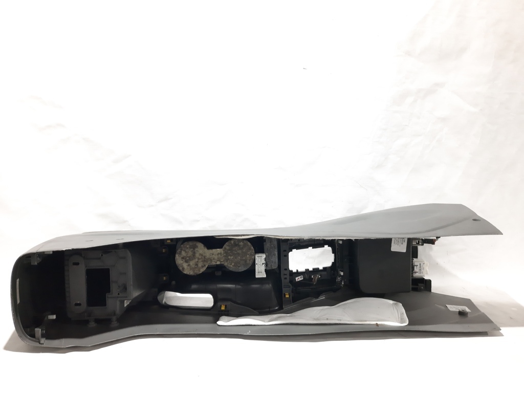 Forte Центральная консоль Kia Forte 2017-2018 84611B0000D8D Kia Forte 9