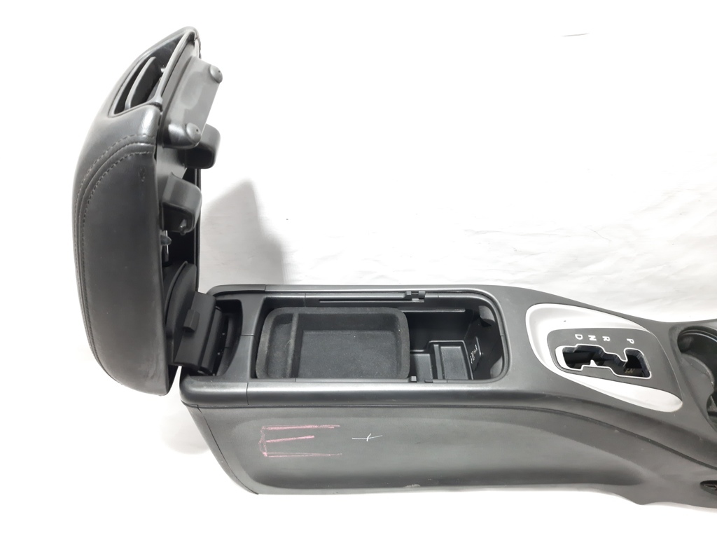 Journey Консоль центральна (без підлокітника) Dodge Journey 2012-2018 1VG31DX9AA Dodge Journey 9