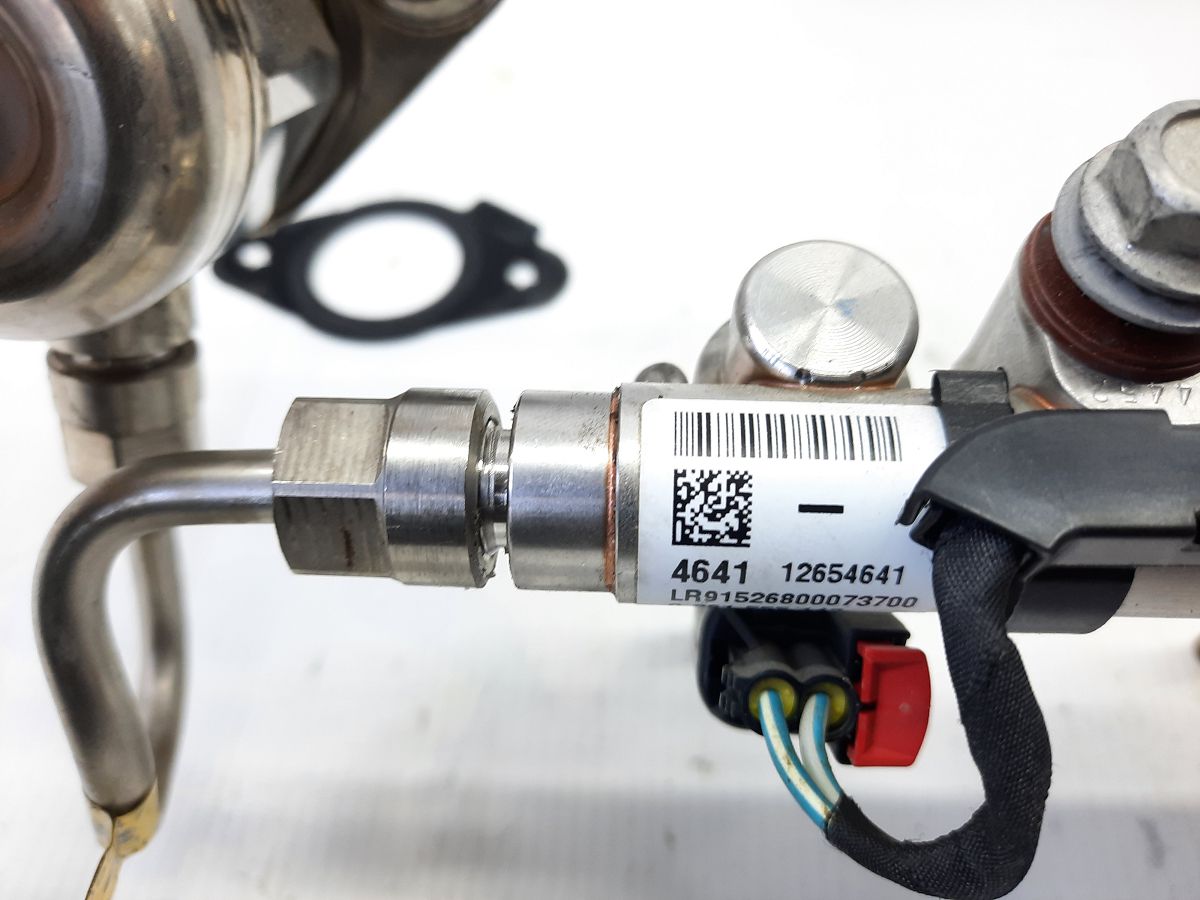 Malibu Паливна рейка Chevrolet Malibu 2013-2016 12689346 Chevrolet Malibu 10