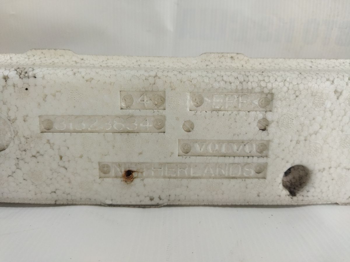 S60 Абсорбер бампера переднего Volvo S60 2014-2018 31323834 Volvo S60 4