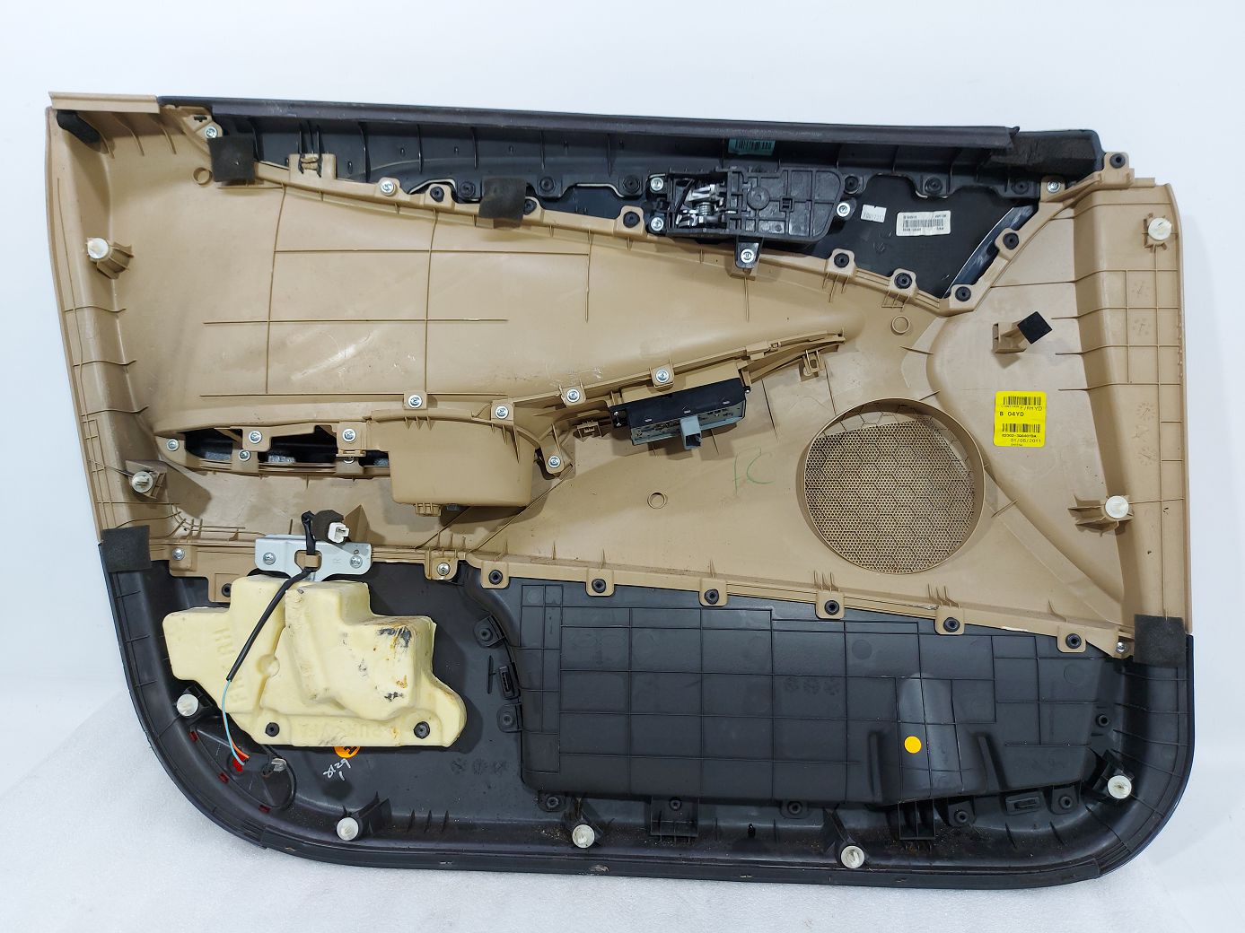 Sonata Карта двери передней правой (беж. с кож. подлокотником) Hyundai Sonata 2011-2014 823023Q040YDA Hyundai Sonata 5