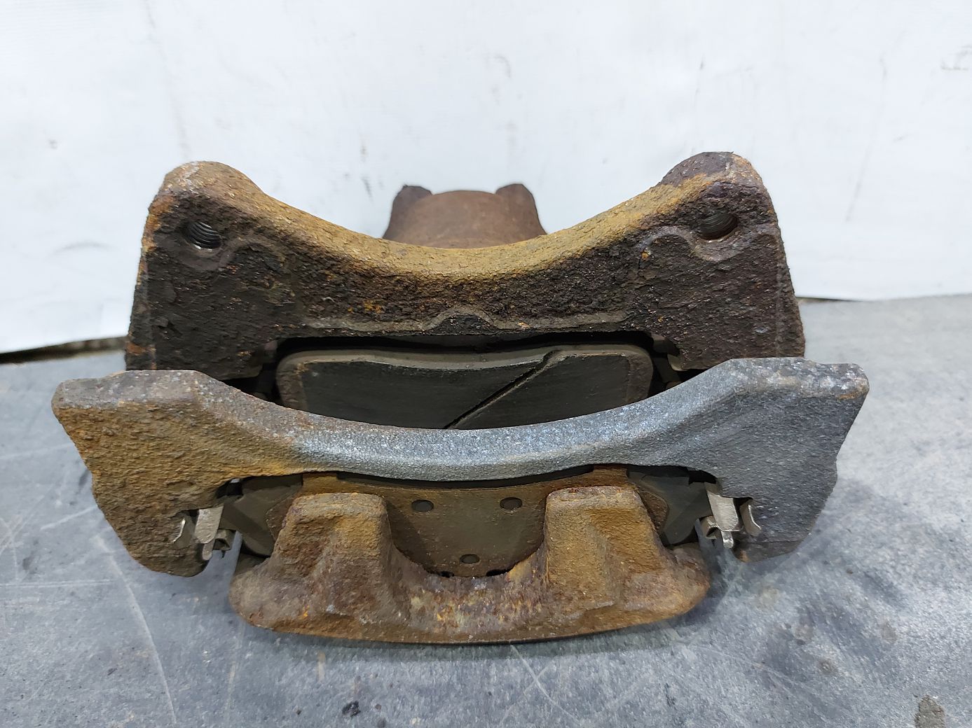 Compass Суппорт тормозной передний правый Jeep Compass 2007-2017 5191238AA Jeep Compass 3