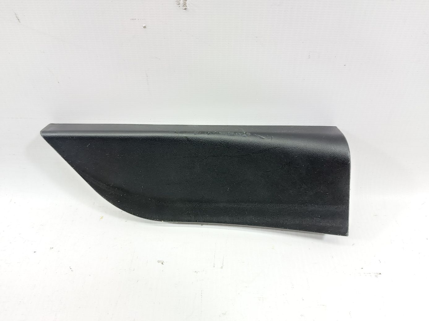 Grand caravan. Уголок двери передней правой внутренний Dodge Grand Caravan 2011-2020 1TS94DX9AB Dodge Grand Caravan