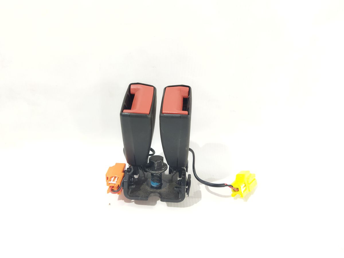 S60. Пряжка задніх ременів безпеки права Volvo S60 2011-2018 31351657 Volvo S60
