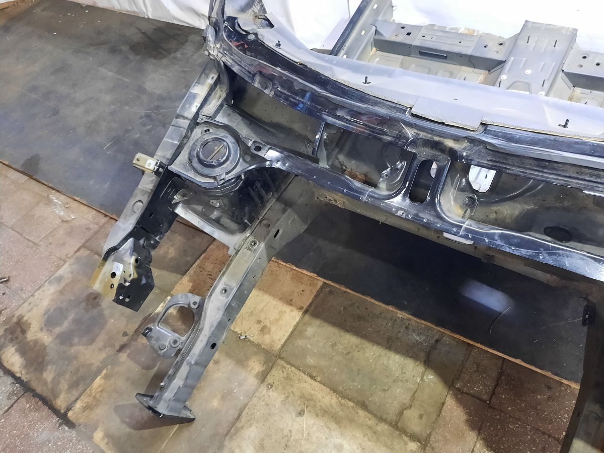 Dart Чверть передня права зі склянкою Dodge Dart 2013-2019 68105062AB Dodge Dart 2