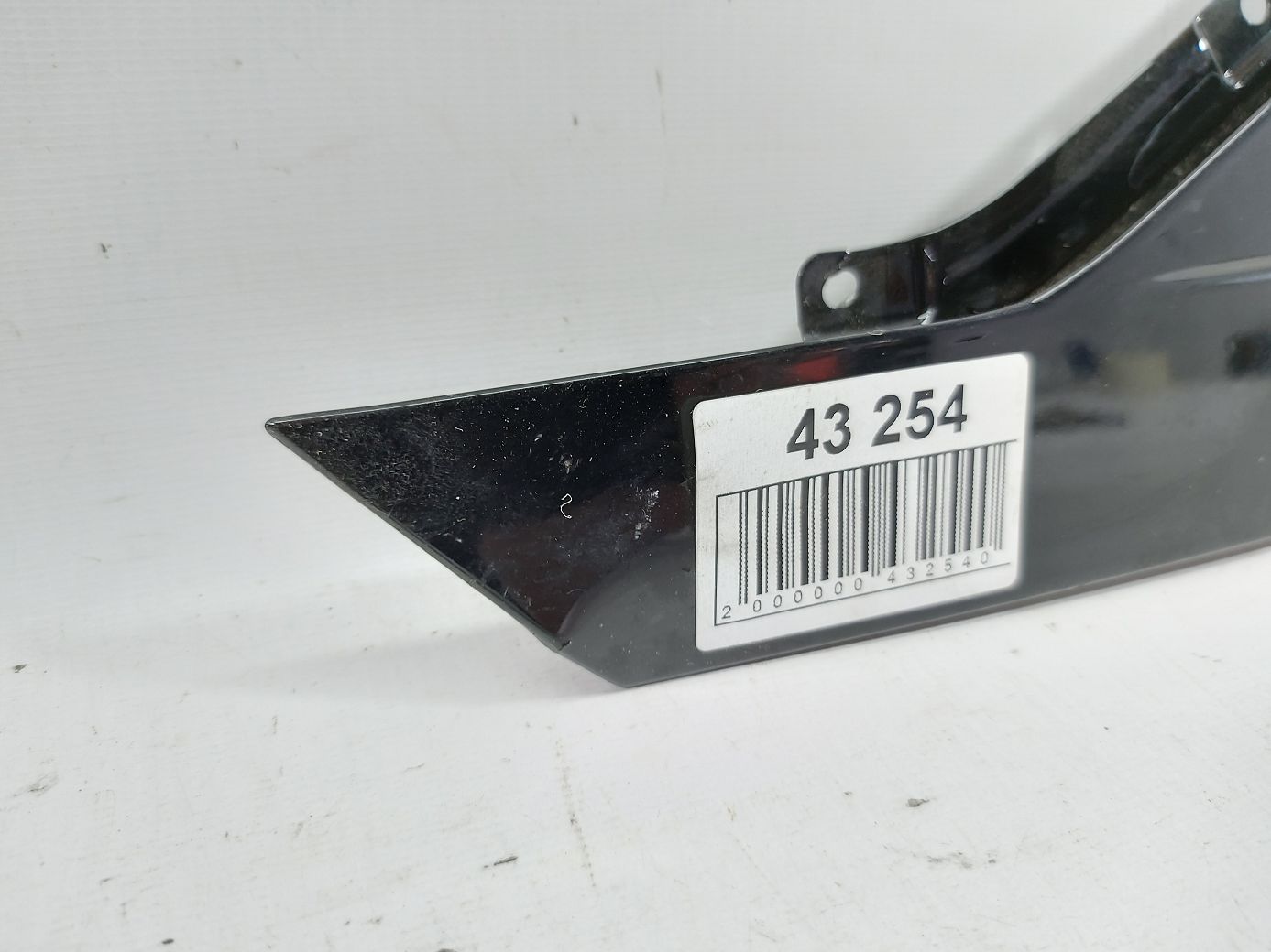 Товары с дефектами Уголок двери задней правой (с дефектом) глянец Chrysler 200 2015-2017 68144238AA Chrysler 200 2