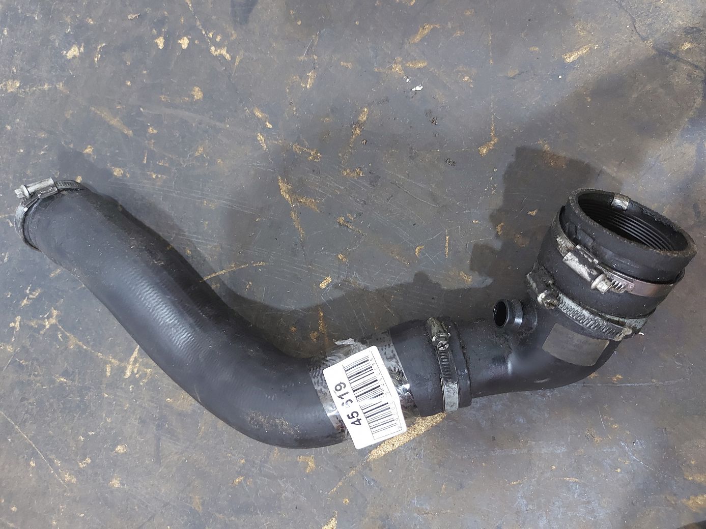 Xf. Патрубок інтеркулера вихідний (довгий) Jaguar XF 2013-2015 CW936F073B Jaguar XF