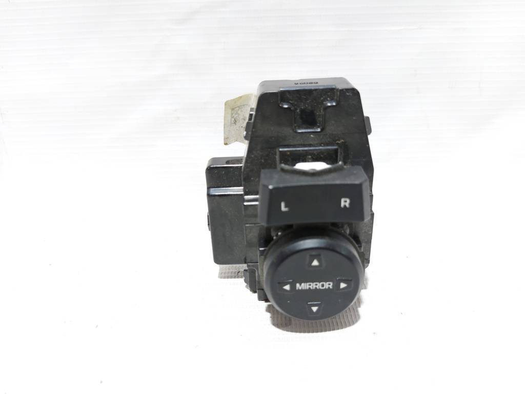 Elantra Кнопки керування дзеркалами Hyundai Elantra 2017-2020 93573F20104X Hyundai Elantra 1