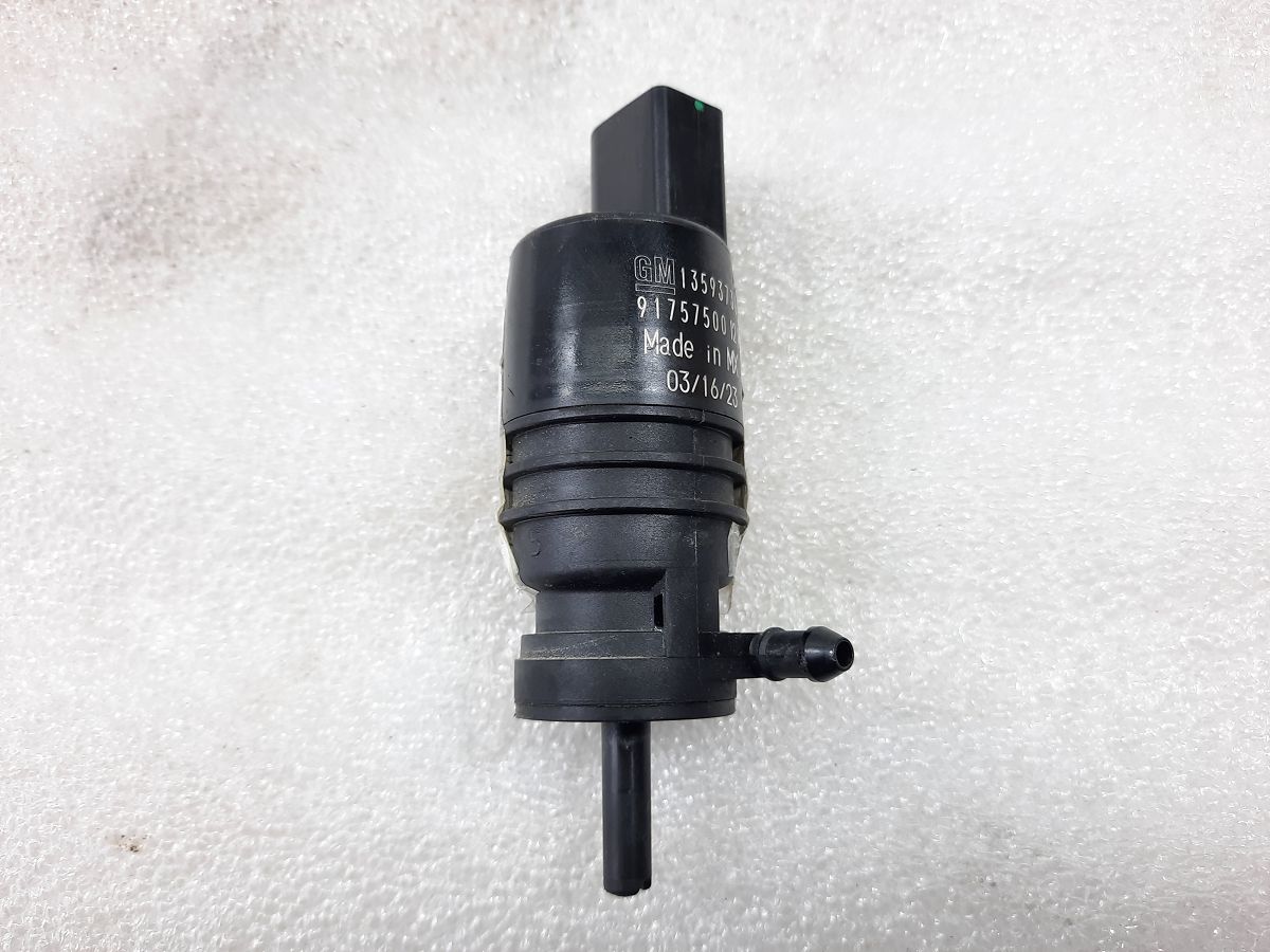 Regal. Моторчик омывателя Buick Regal 2016 84993622 Buick Regal