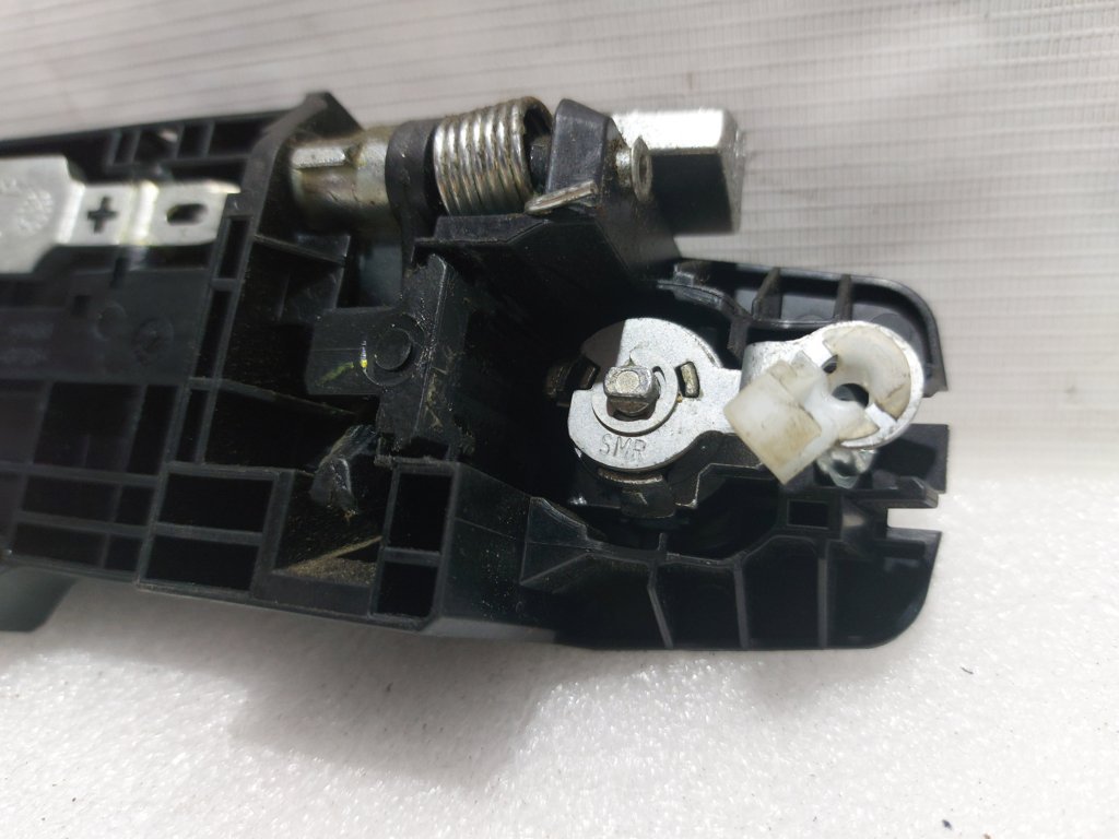 Versa Ручка дверей передньої правої зовнішньої Nissan Versa 2012-2019 826403BA0A Nissan Versa 4