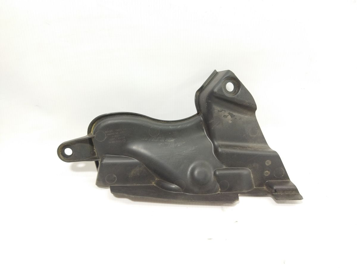 Model 3. Накладка стакана (резиновая) левая Tesla Model 3 2020-2024 108169400A Tesla Model 3