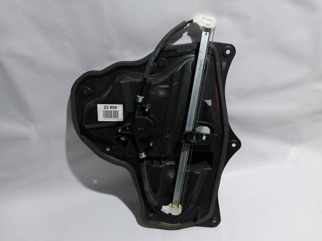 3. Стеклоподъёмник двери задней левой Mazda 3 2014-2018 BJS773590A Mazda 3