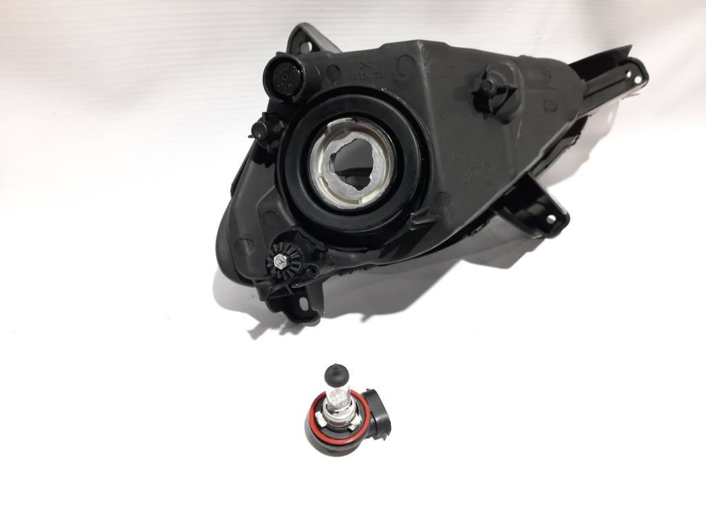 Фари головного світла Фара протитуманна ліва Hyundai Sonata 2014-2017 92201C1100 Hyundai Sonata 6