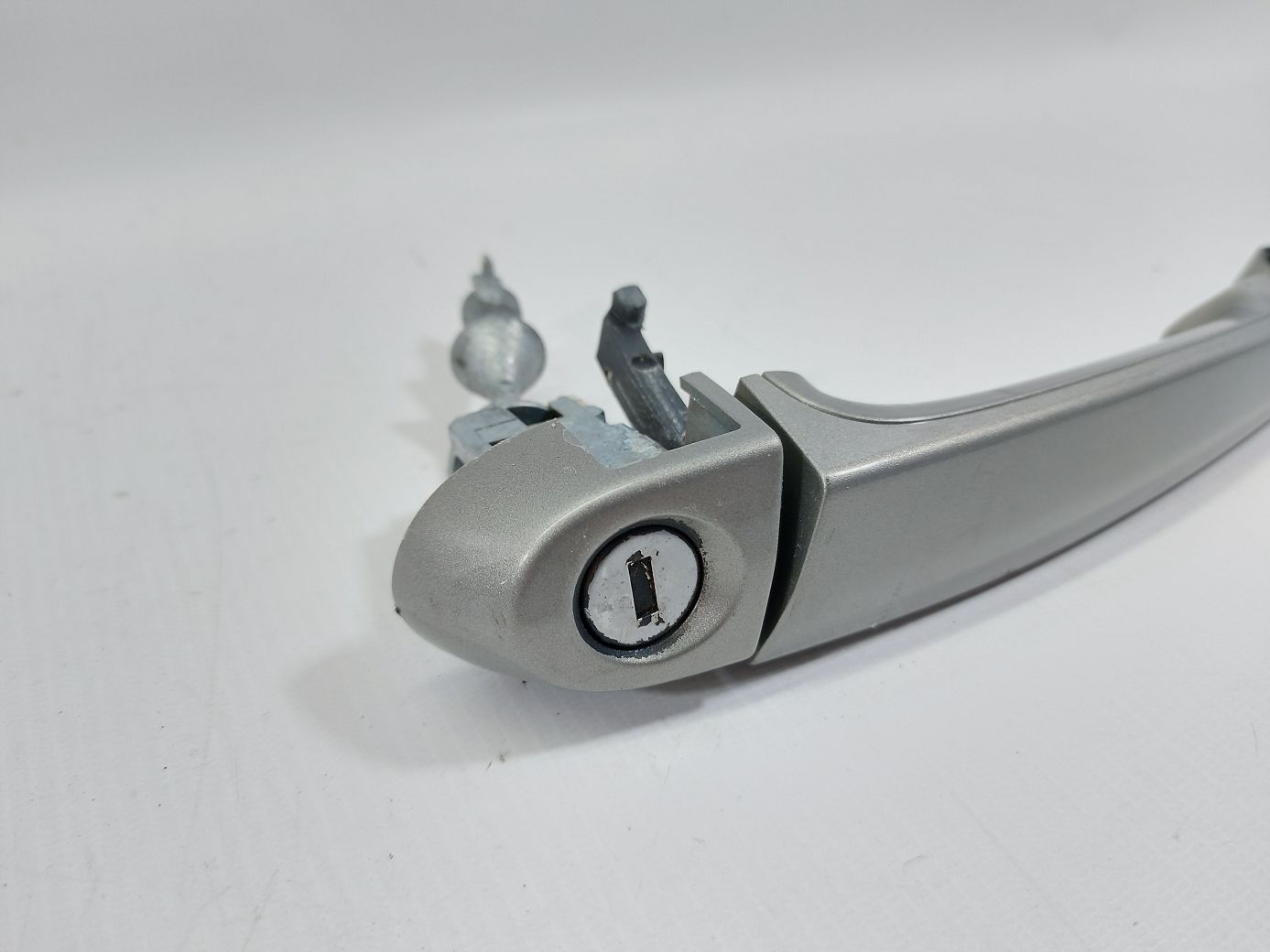 328i xdrive Ручка дверей передньої лівої зовнішня (сіра) BMW 328i xDrive 2008-2016 51217207561 BMW 328i xDrive 2