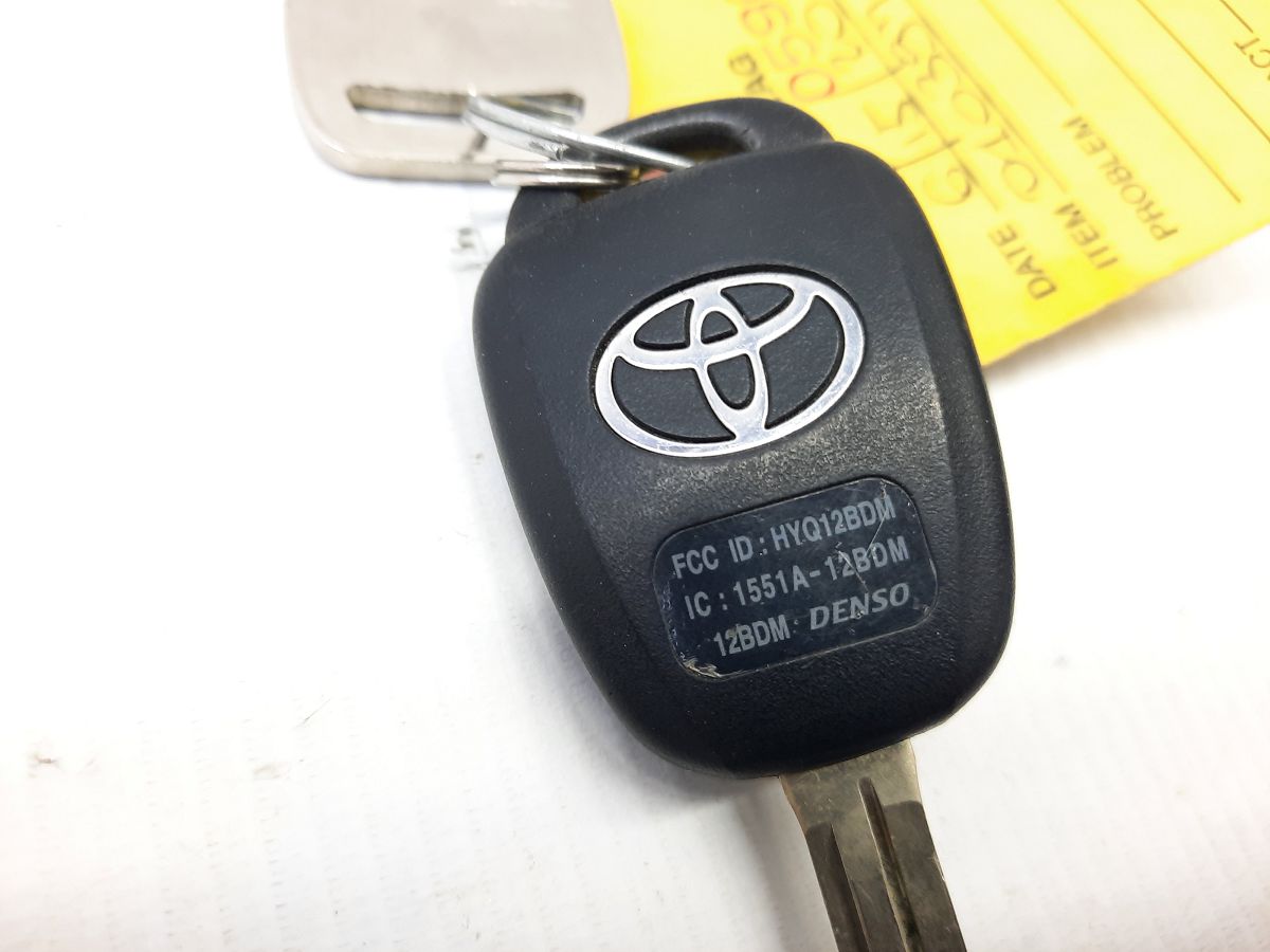 Prius c Ключ зажигания Toyota Prius C 2012-2015 8907052F50 Toyota Prius C 3