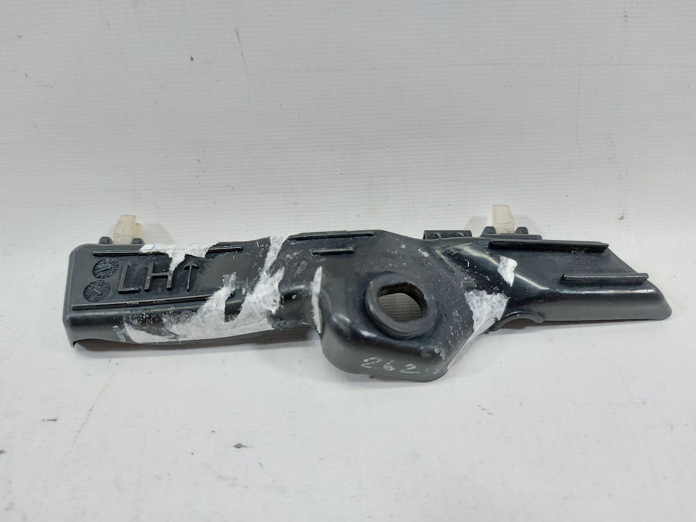 Sorento. Кріплення переднього крила ліве Kia Sorento 2011-2015 663172P000 Kia Sorento