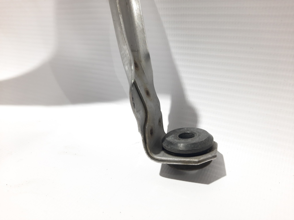 7 series Хомут кріплення бензобака BMW 7 2009-2015 16117184963 BMW 7 7