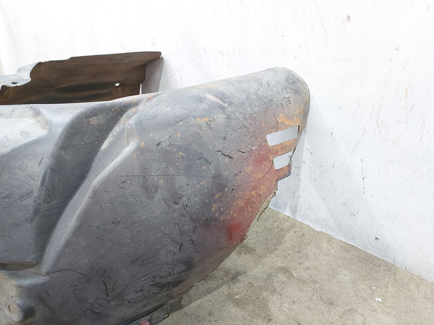 Fiesta sedan Підкрилок передній правий Ford Fiesta sedan 2011-2019 AE8Z16102D Ford Fiesta sedan 5