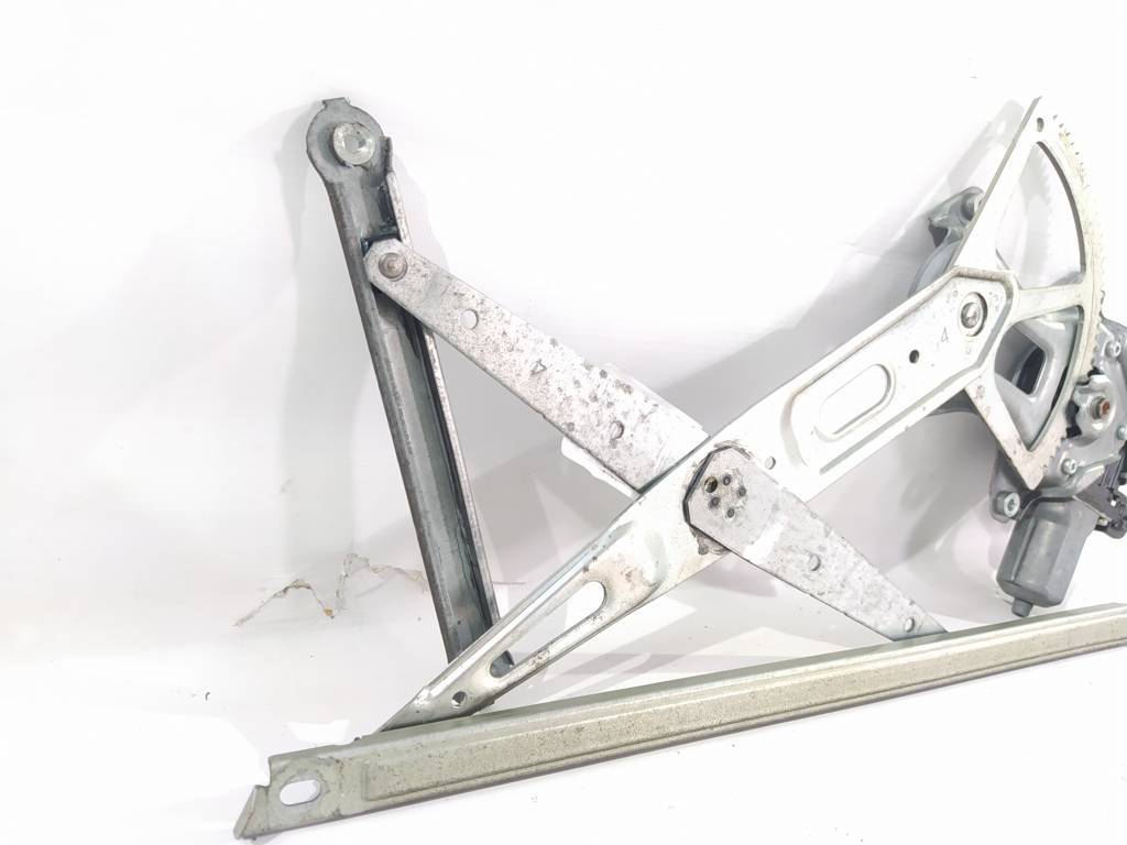 Prius v Стеклоподъемник двери задней\передней левой Toyota Prius V 2012-2017 6980221010 Toyota Prius V 11