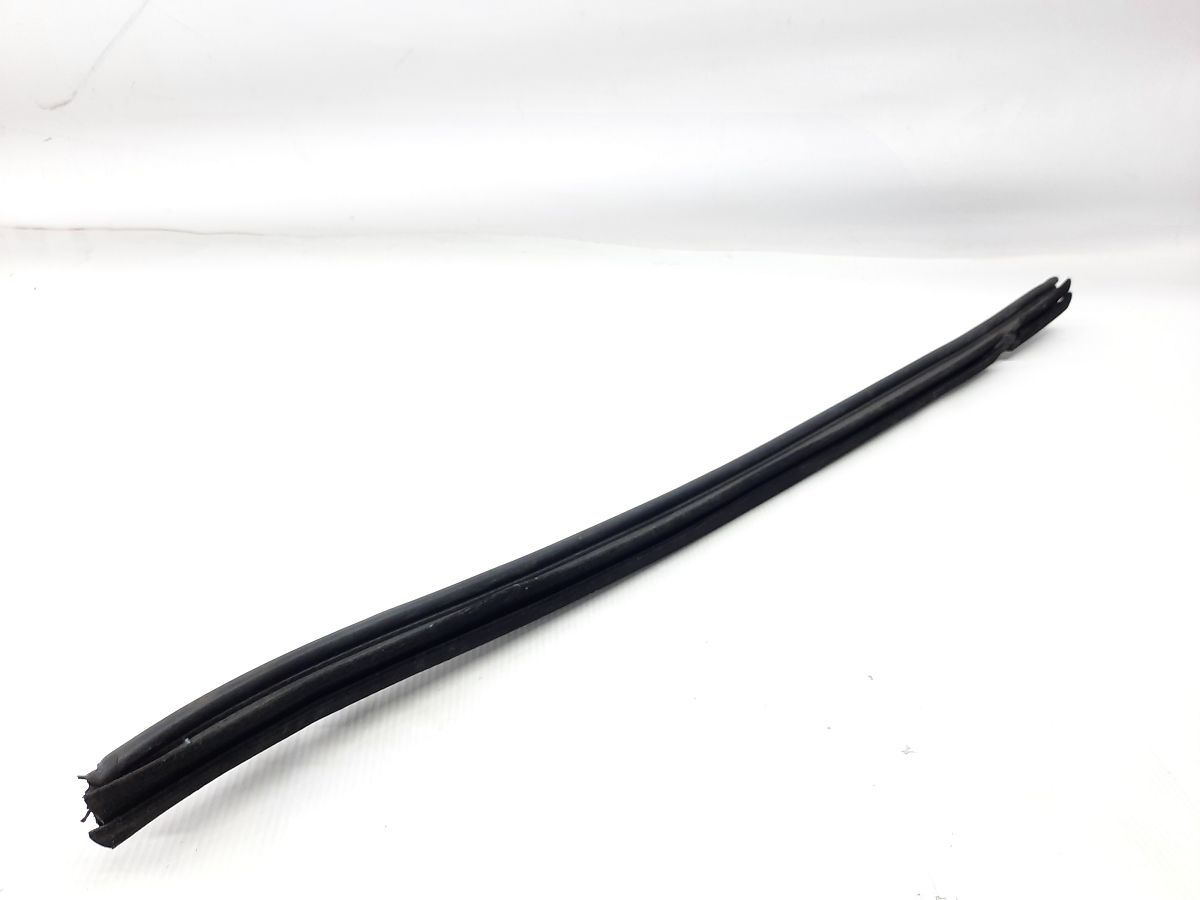 Equinox Ущільнювальна гумка скла двері задньої лівої внутрішня Chevrolet Equinox 2010-2017 20920179 Chevrolet Equinox 4