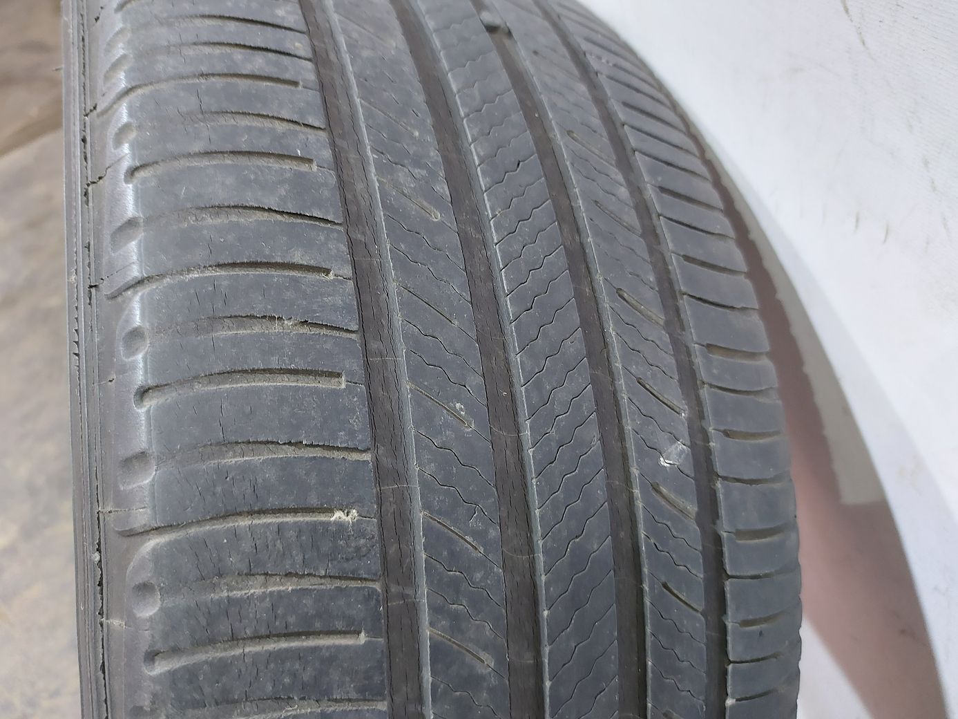  Резина Mishlen 215/55R17 4