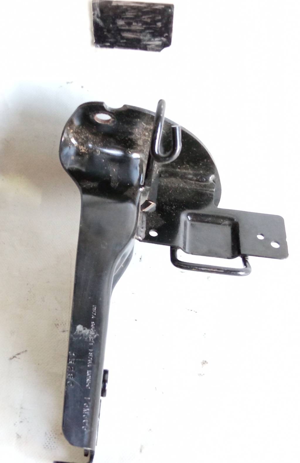 Fusion Кронштейн кріплення спинки сидіння задній лівий Ford Fusion 2013-2020 DS7Z9661321C Ford Fusion 7