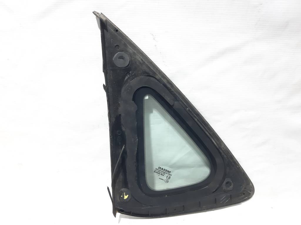 Sentra Форточка чверті задньої права Nissan Sentra 2013-2019 833003SG0A Nissan Sentra 7