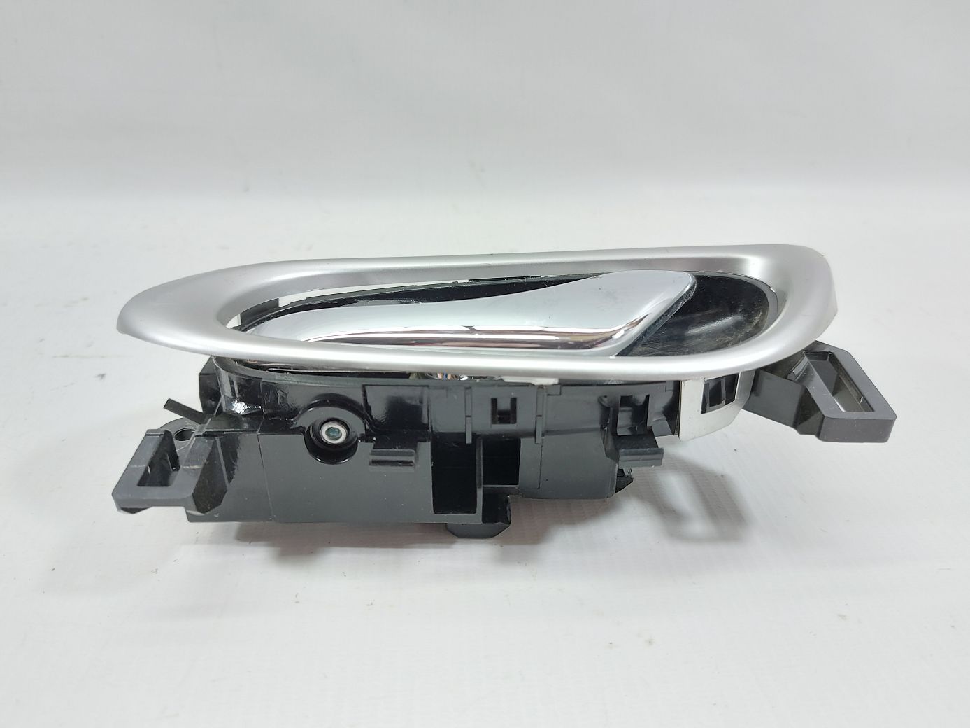 Sentra Ручка дверей задньої лівої внутрішня (хром) Nissan Sentra 2013-2017 806713SG0B Nissan Sentra 2